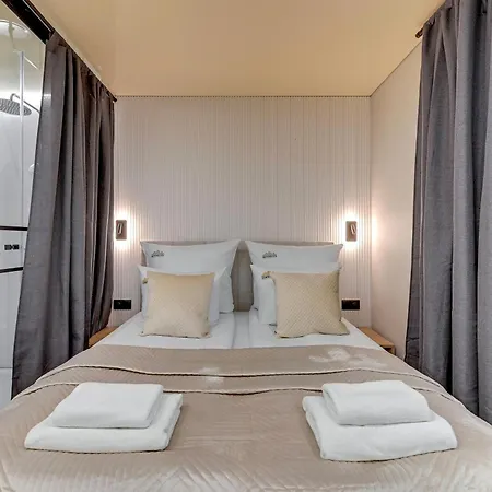 Na Wodzie - La Mare Motlava Houseboats With Sauna By Downtown